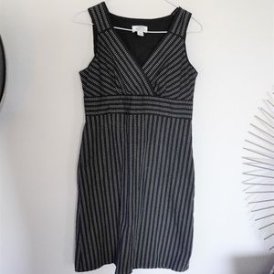 Ann Taylor size 6 petite black and white dress